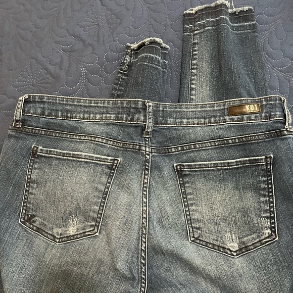 KUT from the kloth Donna Ankle Skinny in 14 Petite. Medium blue with raw hem. - Picture 4 of 7